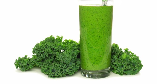 Pear-and-Kale-Smoothie-e1458247651808